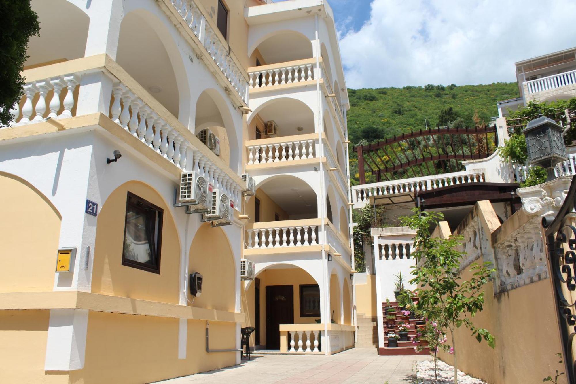 Apartmani Lime Petrovac Exterior photo